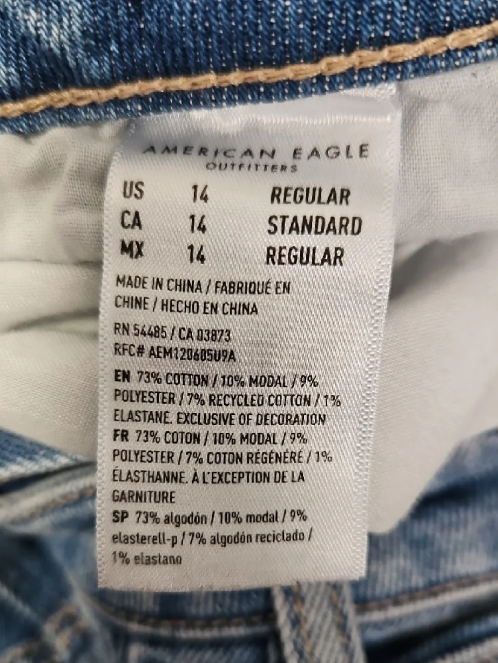 American Eagle High-Rise Mom Straight Distressed Jeans Women’s 14 - Picture 11 of 13